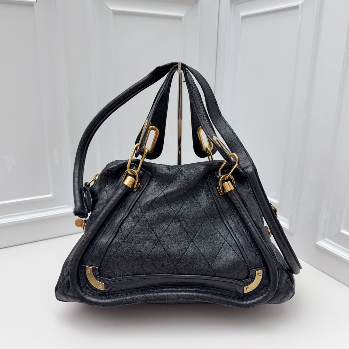 Chloé バングル ブラック/ゴールド Chloe Paraty Calfskin Top Handle Shoulder Bag Black Gold Women